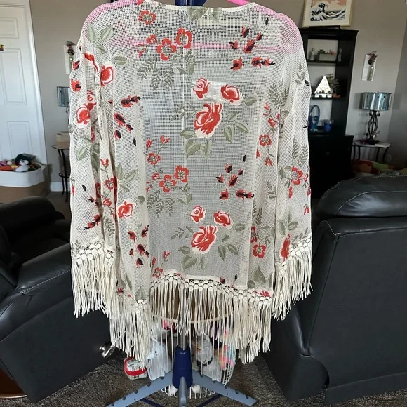 Reba embroidered Floral Cardigan with fringe. Size Large - Picture 3 of 6
